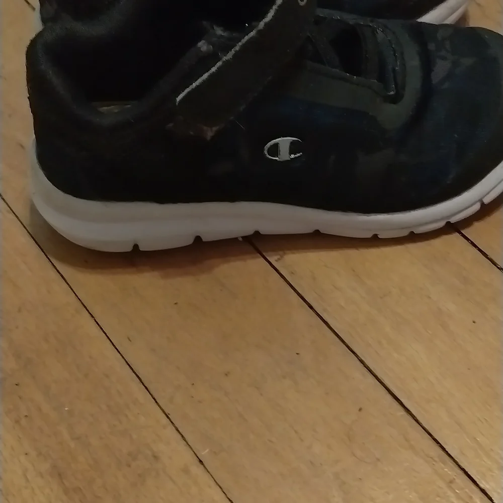 Champion Black Sneakers Athletic Casual Design